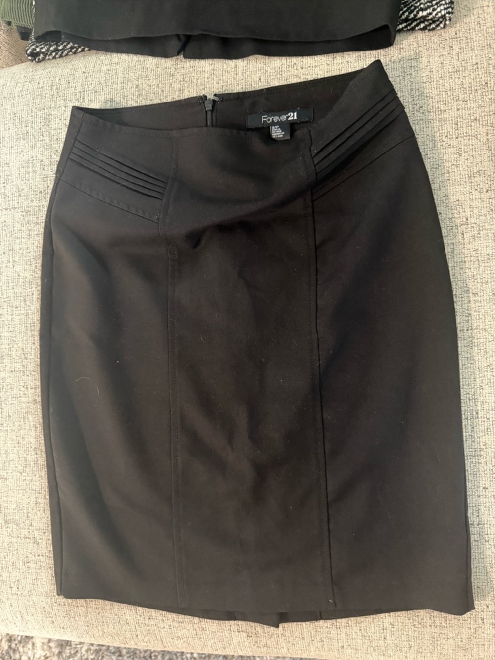 Forever 21 Black Pleated-Waist Pencil Skirt